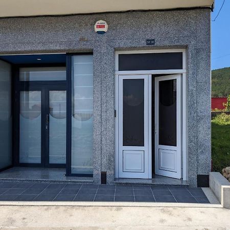 Vivienda Turistica Vacacional Maricarmen Hotel Arou Ngoại thất bức ảnh