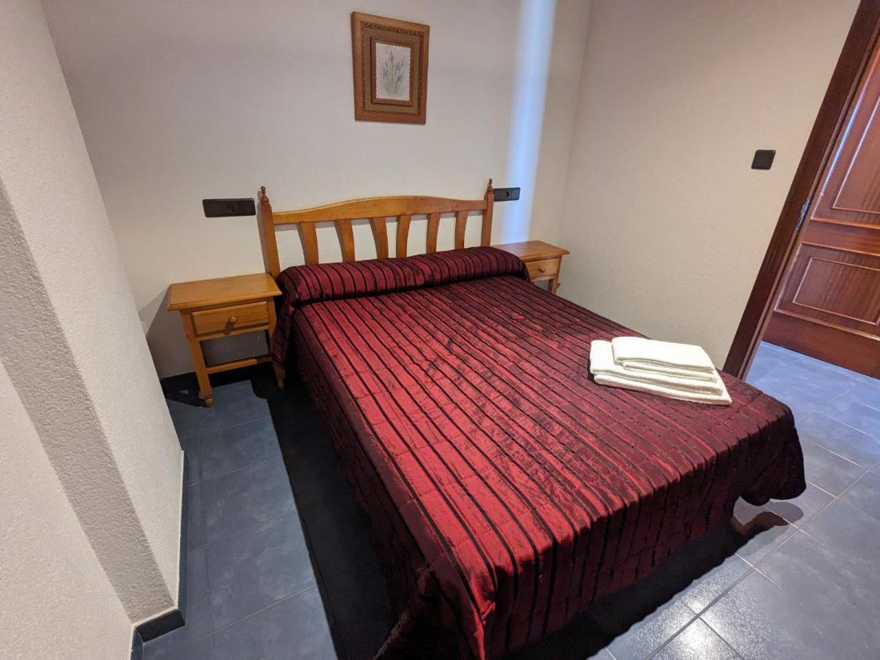 Vivienda Turistica Vacacional Maricarmen Hotel Arou Ngoại thất bức ảnh