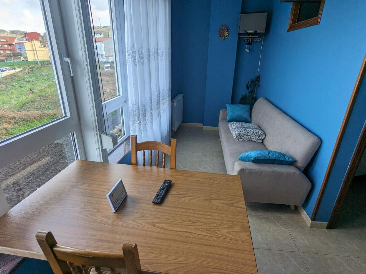 Vivienda Turistica Vacacional Maricarmen Hotel Arou Ngoại thất bức ảnh
