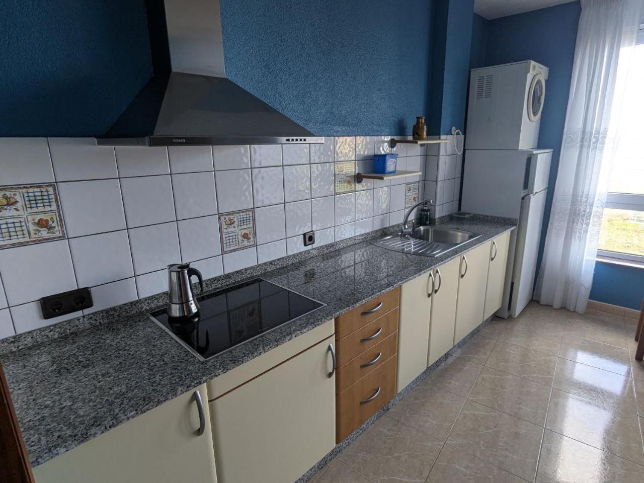 Vivienda Turistica Vacacional Maricarmen Hotel Arou Ngoại thất bức ảnh