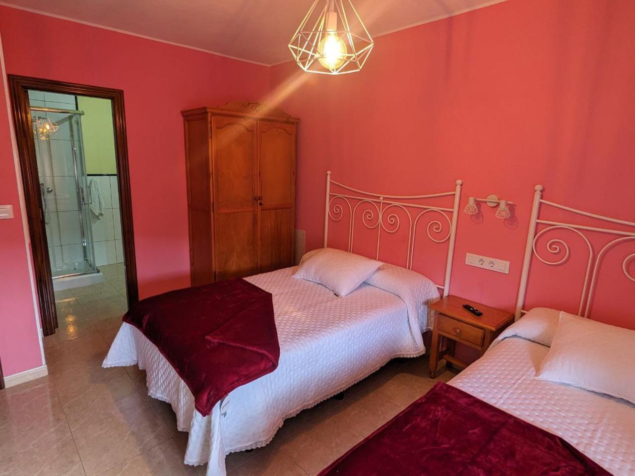 Vivienda Turistica Vacacional Maricarmen Hotel Arou Ngoại thất bức ảnh