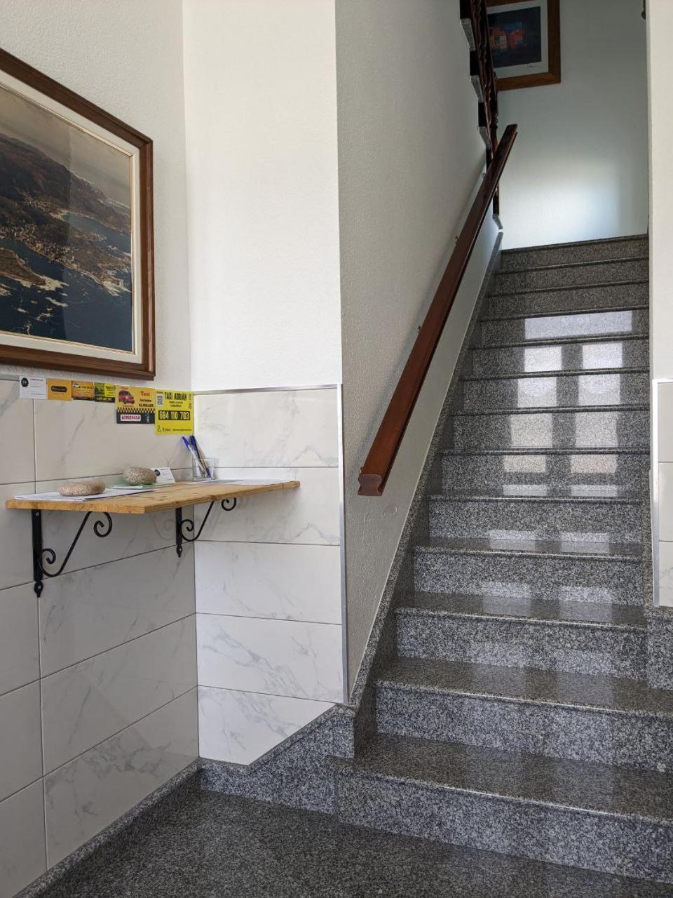Vivienda Turistica Vacacional Maricarmen Hotel Arou Ngoại thất bức ảnh