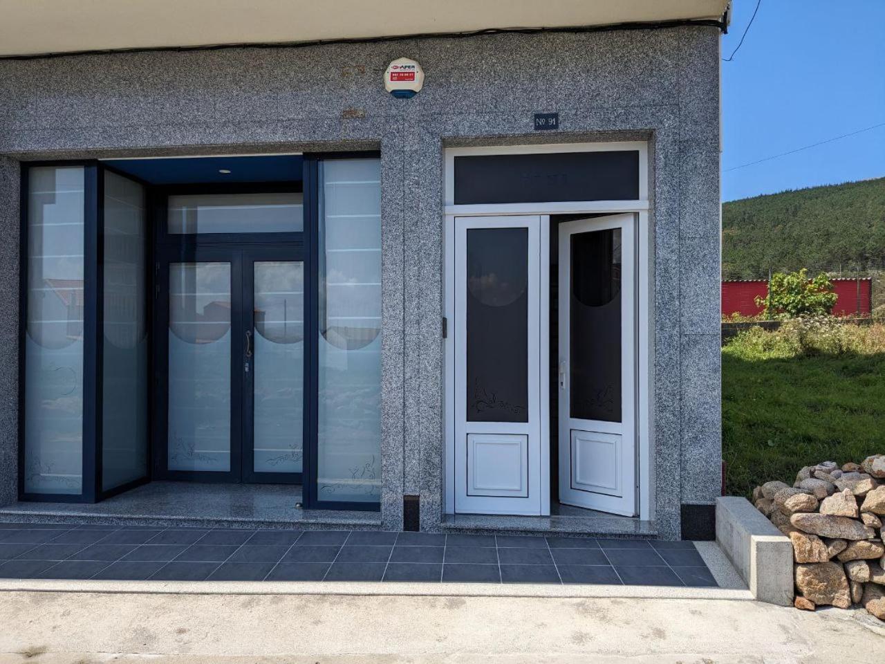 Vivienda Turistica Vacacional Maricarmen Hotel Arou Ngoại thất bức ảnh